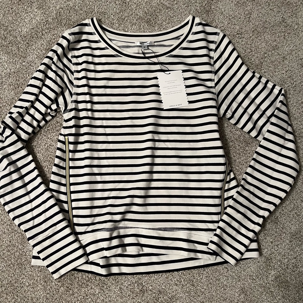 Small Stella and dot top